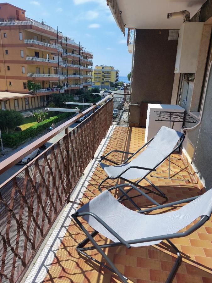 Casa Laura Daire Ventimiglia Dış mekan fotoğraf